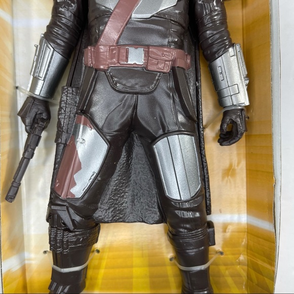THE MANDALORIAN 9" action figure Star Wars Disney Hasbro 2021 age 4+ NEW - Picture 6 of 12